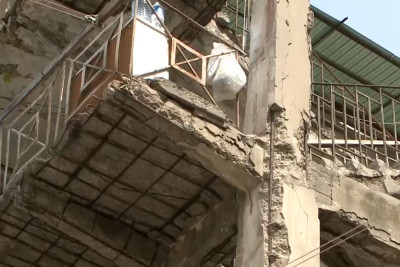 Nərimanov: Mayakovski küçəsindəki qəzalı bina sakinləri narahat edir