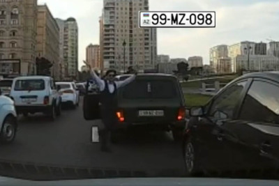 Bakıda "Niva" sürücüsünün etdiyi hərəkət görənləri təəccübləndirib