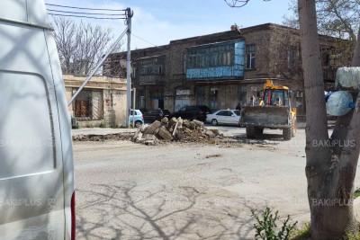 Nəsimi rayonunun Cəlil Məmmədquluzadə küçəsində təmir gedir