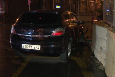 Bakıda sürücü yol hərəkəti qaydalarını pozaraq qəza törədib