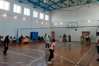 Məktəblilər arasında keçirilən voleybol yarışında ən güclülər məlum olub