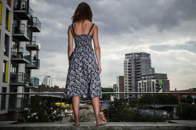 Xətaidə 11-ci sinif şagirdi özünü binadan atıb - YENİLƏNİB