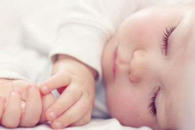 Bakıda ayaqyoluda doğulan qız uşağı zibil qutusuna atılıb