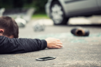 Nərimanov rayonunda 3 gənci avtomobil vurub