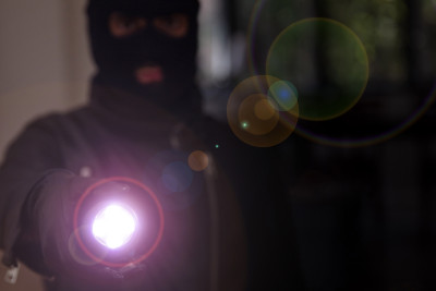 Bakıda “OBA” marketə silahlı basqın olub