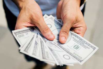 Xətai: M.Hadi küçəsində mənzildən 62 min dollar oğurlanıb