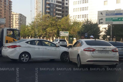 Yasamal: Qələbə dairəsinə avtoqəza baş verib