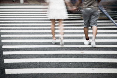 Paytaxtda iki qəzada üç piyada xəsarət alıb