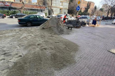 Nəsimi rayonunda səkilərdə tamet döşəməsi yenilənir