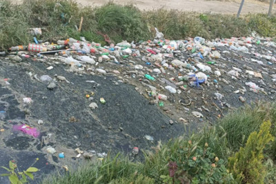 Ramanı Südçülük sovxozunda yerləşən su kanalı zibilliyə çevrilib