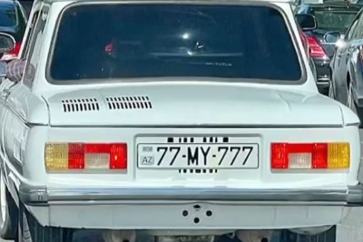 Bakıda 300 manatlıq avtomobilin “nömrəsi” 100 min manat olaraq qiymətləndirilir