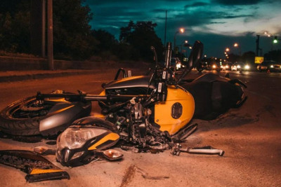Nəsimi rayonunda motosiklet avtoqəzaya düşüb