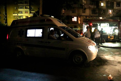 Yasamal rayonunda avtomobil piyadanı vurub