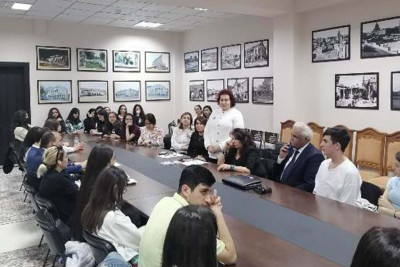 Nəsimi rayonunda Beynəlxalq Ailə Günü münasibətilə gənclərlə yaşlı nəslin görüşü keçirilib