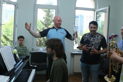 Bakı Musiqi Akademiyasında truba ifaçısı Kristian Riçards ustad dərsi keçirib