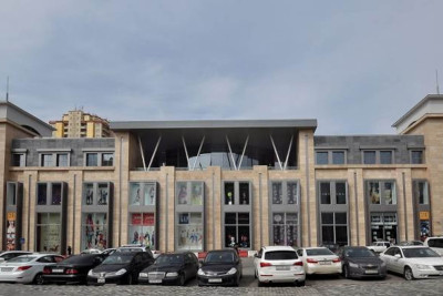 “28 Mall” ticarət mərkəzində oğurluq edən qız tutulub