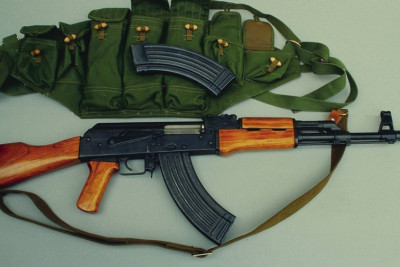 Bakıda keçmiş məhkumda “Kalaşnikov” aşkarlanıb