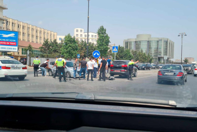 Nərimanov: Albert Aqarunov küçəsində iki avtomobil toqquşub