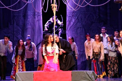 Musiqili Teatrda “Paris Notr-Dama ithaf” tamaşası nümayiş olunacaq
