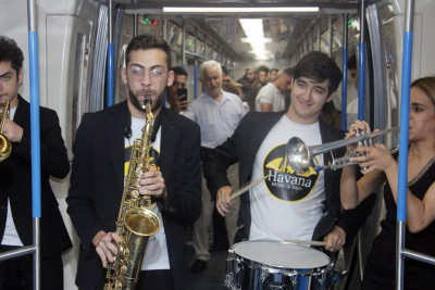 Bakı metrosunda fləş-mob keçirilib
