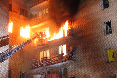 Nərimanov rayonunda binada yanğın olub