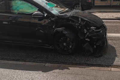 Ziya Bünyadov prospektində iki avtomobil toqquşub: 3 nəfər xəsarət alıb