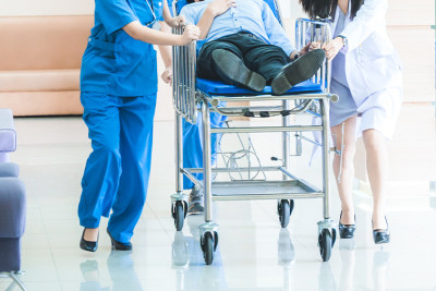 Bakıda gənc oğlanı avtomobil vurub