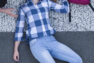 Xətai rayonunda avtomobil 21 yaşlı qızı vurub