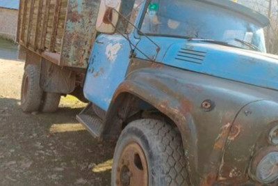 Bakıda "Zil" markalı avtomobilin diski yerindən çıxıb: ölən var