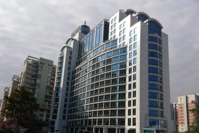 Bakının mərkəzində yerləşən dəbdəbəli dördulduzlu hotel satışa çıxarılıb