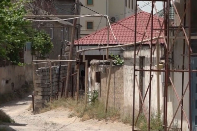 Yolsuz və susuz qalan Sabunçu rayon sakinləri: qurumlar açıqlama verib