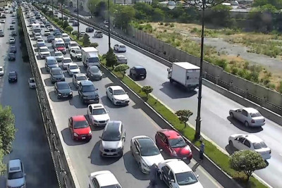 Eyni körpüdə yenidən qəza olub: sıxlıq müşahidə olunur