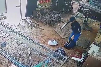 Zabrat qəsəbəsində sexdən elektrik kabelləri oğurlanıb