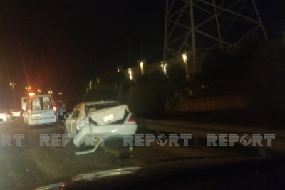 Bakıda xəsarətlə nəticələnən yol qəzası baş verib
