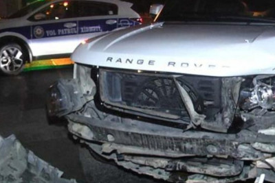 Qobustan qəsəbəsi ərazisində minik avtomobili “KamAZ” ilə toqquşub