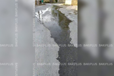 Yeni Ramana qəsəbəsində kanalizasiya suları xətlə deyil, küçə ilə axır