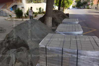 Azadlıq prospekti boyunca avtomobil yolunda yenidənqurma işləri aparılır
