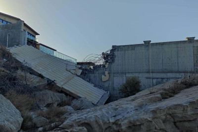 Bakıda daha bir çimərlik hasardan azad olur