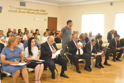 Sabunçu rayonunda icra başçısı sakinlərlə görüşüb