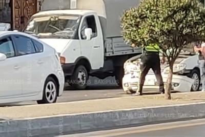 "Qələbə" dairəsi yaxınlığında yol qəzası olub