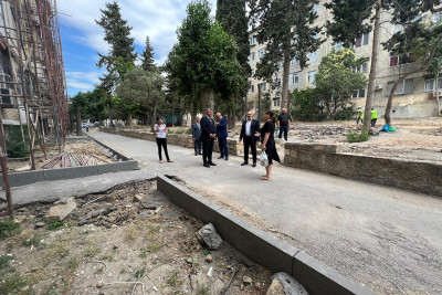 Nəsimi RİH-nin başçısı sakinlərin müraciət və təkliflərini dinləyib