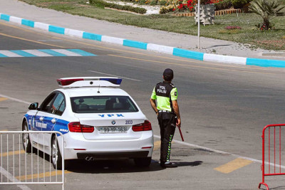 Paytaxtda yol polisinin tələbinə tabe olmayan sürücü saxlanılıb