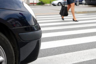 Xəzər rayonunda piyadanı avtomobil vurub