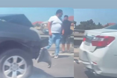 Aeroport yolunda qəza: “Prado” ilə “Camry” toqquşub