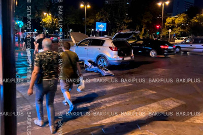 Nəsimi rayonunda iki avtomobil işıqforda toqquşub