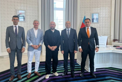 Dünya şöhrətli rejissor Timur Bekmambetov Bakıya gəlib