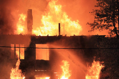 Xətai rayonunda məcburi köçkünlərin yaşadığı binada yanğın baş verib