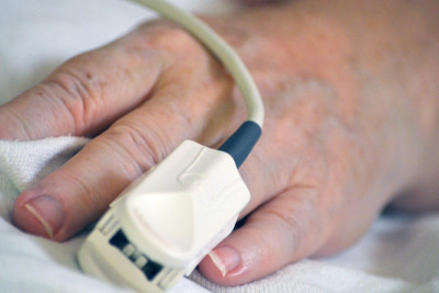 Bakıda ahıl qadın ehtiyatsızlıqdan 3-cü mərtəbədən yıxılıb