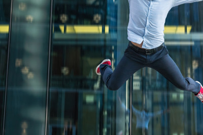 “Metak” şirkətinin əməkdaşı binadan yıxılaraq aldığı xəsarətdən xəstəxanada vəfat edib