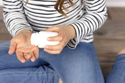 Bakıda 29 yaşlı qız özünü öldürüb